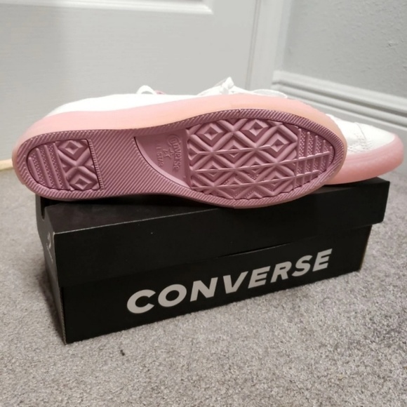 Converse - Picture 3 of 4